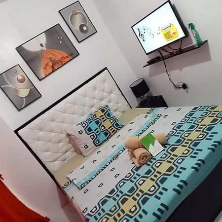 N&J Lopez Lodging House Pasay Kültér fotó