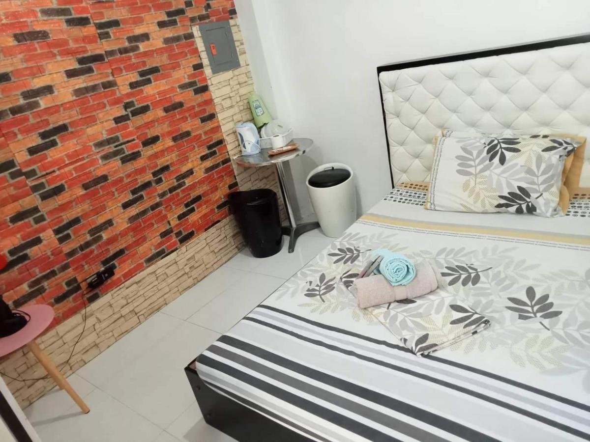 N&J Lopez Lodging House Pasay Kültér fotó