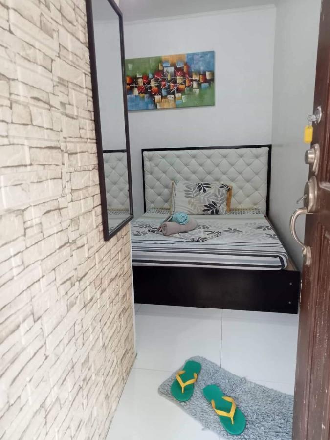 N&J Lopez Lodging House Pasay Kültér fotó
