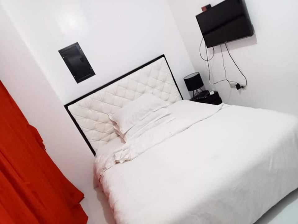 N&J Lopez Lodging House Pasay Kültér fotó