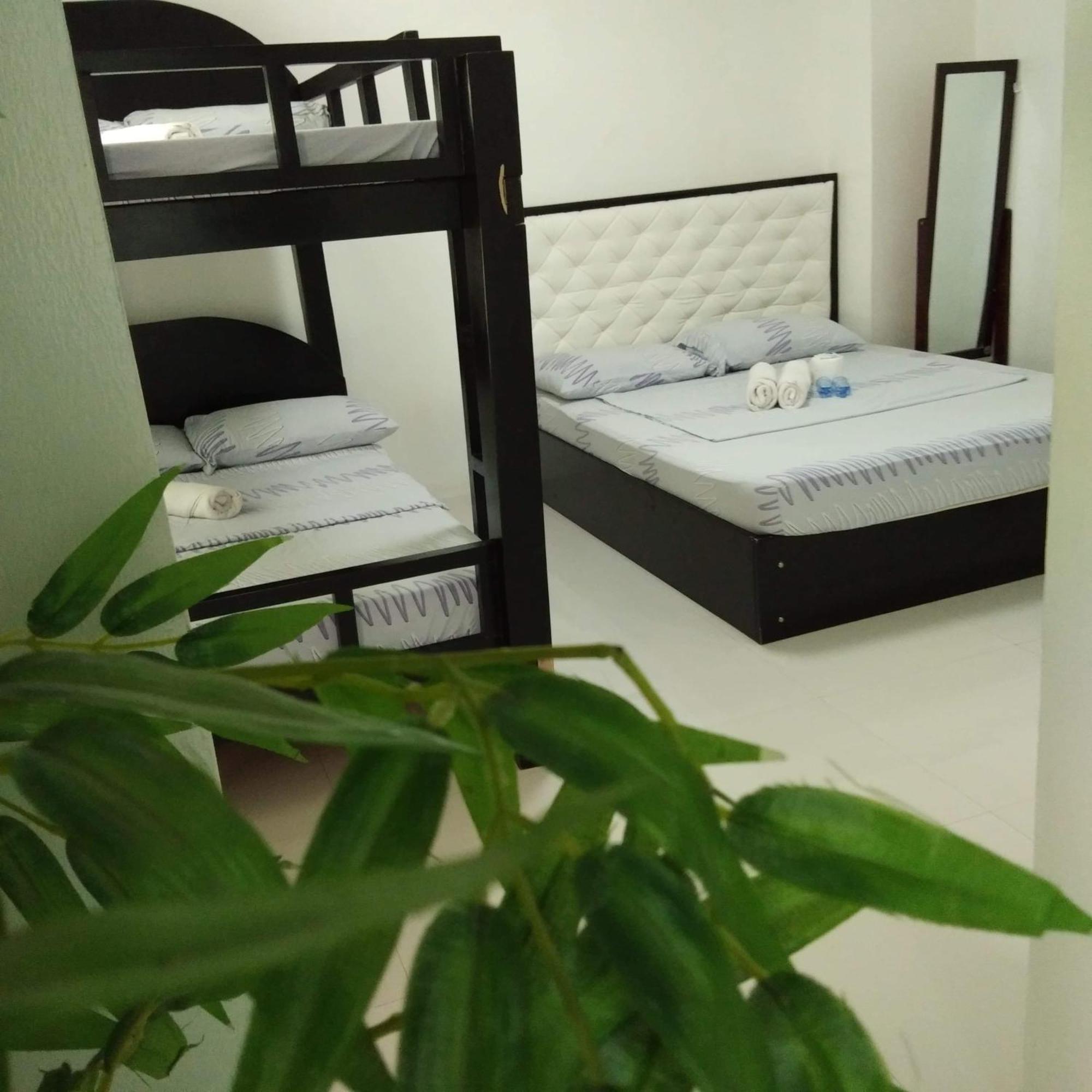 N&J Lopez Lodging House Pasay Szoba fotó