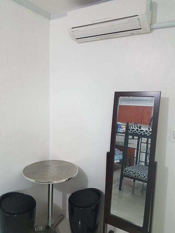 N&J Lopez Lodging House Pasay Kültér fotó