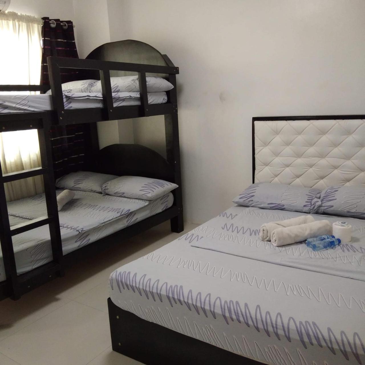 N&J Lopez Lodging House Pasay Szoba fotó