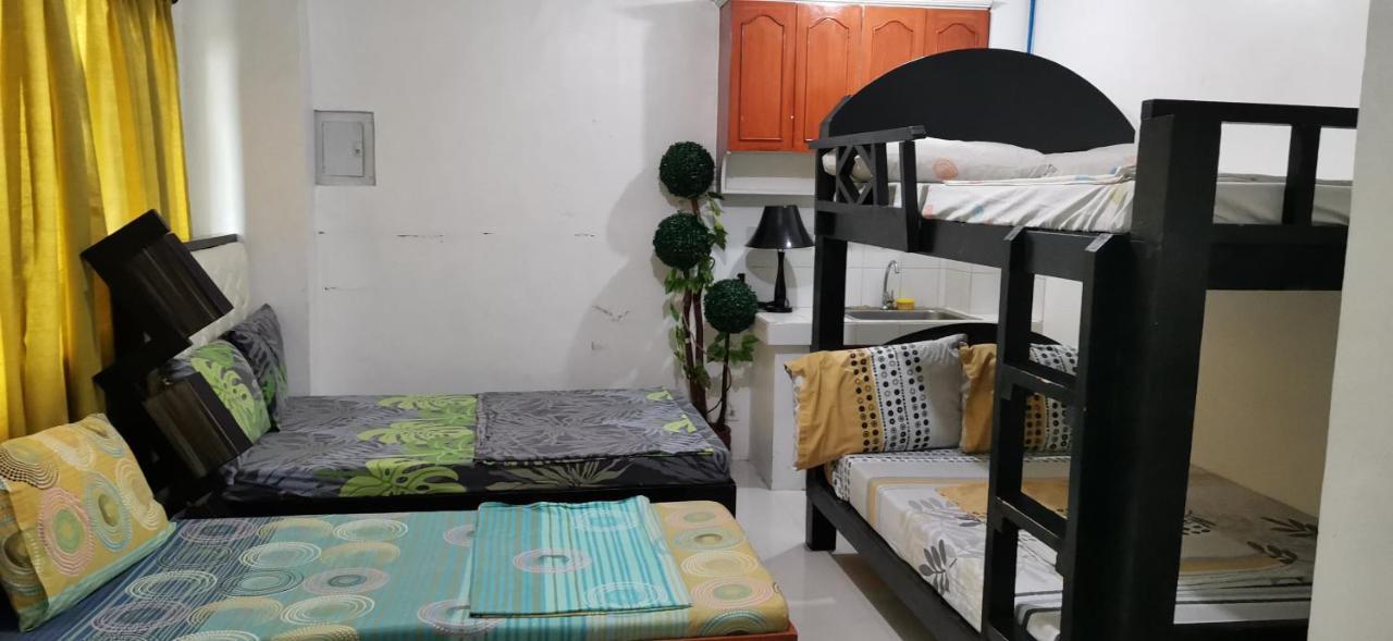 N&J Lopez Lodging House Pasay Kültér fotó
